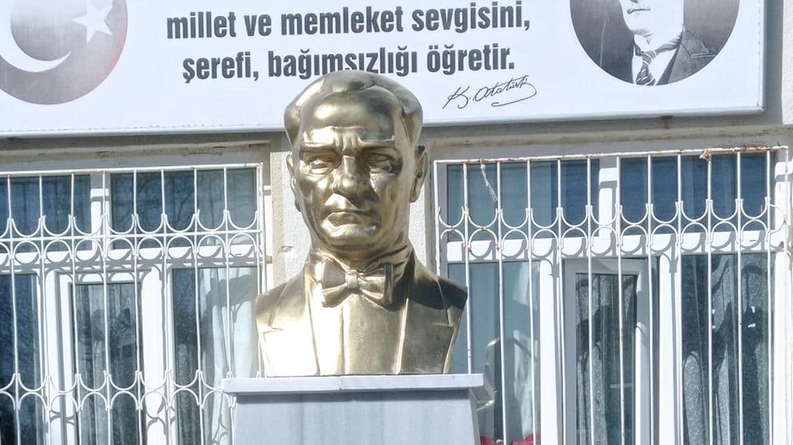 Okulumuza Atatürk Büstü yapılmıştır